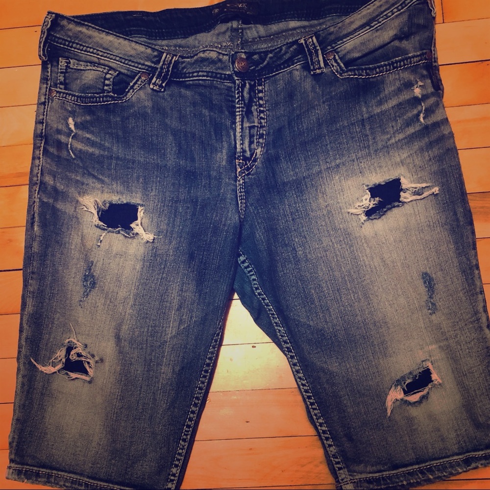 Silver jean shorts size 18